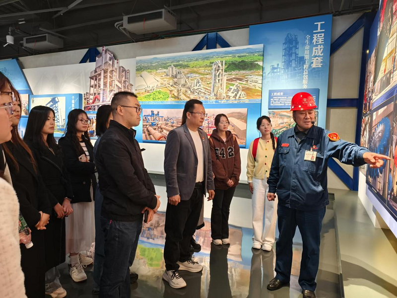 工学院教工第三党支部开展“党建引领深化智能制造，校企合作共谋创新发展”主题党日活动